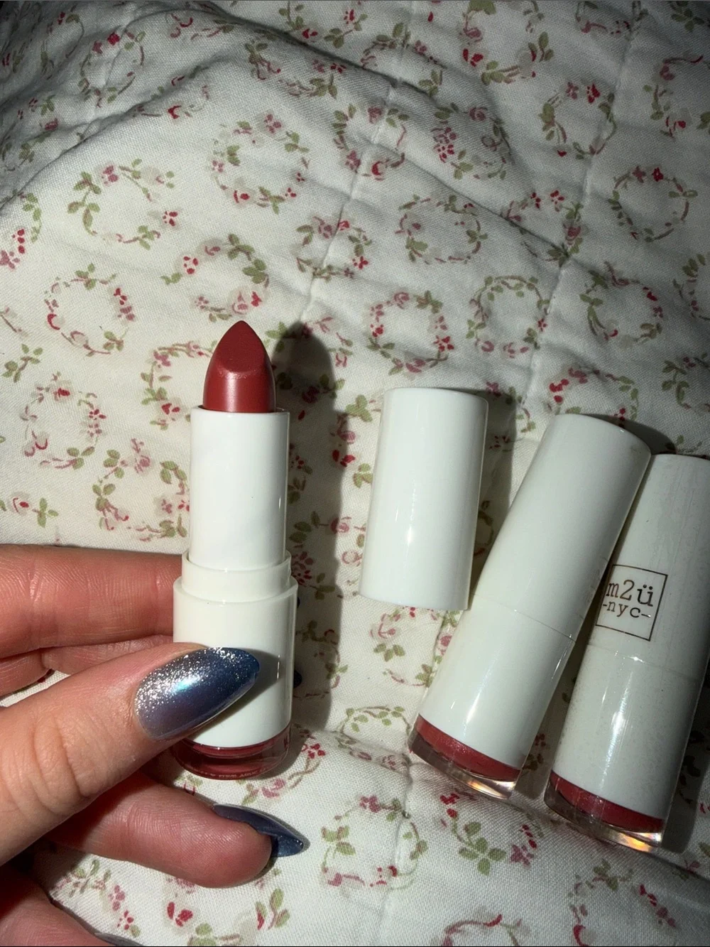 Creamy Coral Pink Lipstick - Hydrating Finish